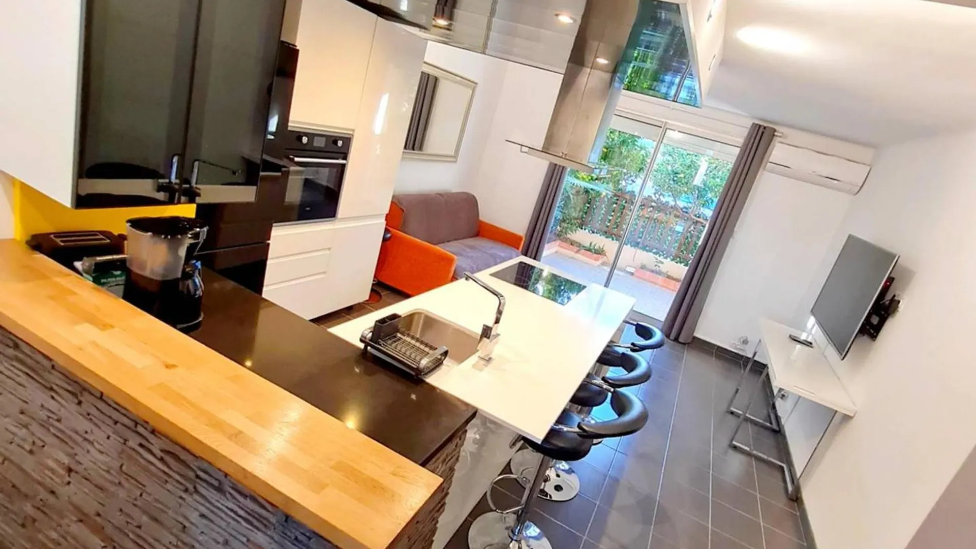 T2 Climatise Avec Jardin, Wi-Fi Et Parking Securise A 100 M Des Plages - Fr-1-316-301 location